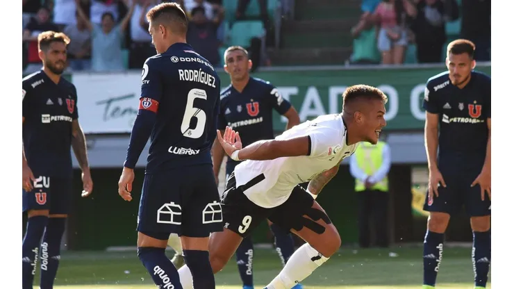 Parraguez celebrando un gol en un clásico que valió un título