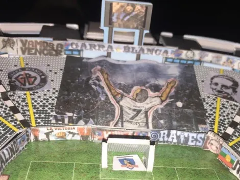 Hinchas enchulan puzzle del Monumental hasta con lienzos de Paredes