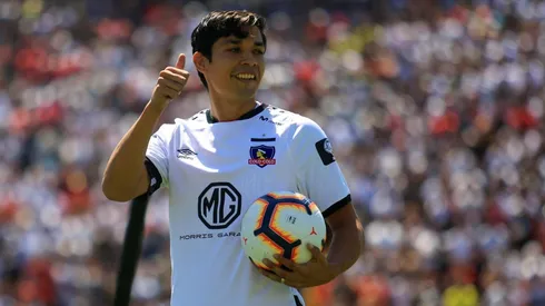 Matías fue presentado ante una multitud en el Estadio Monumental