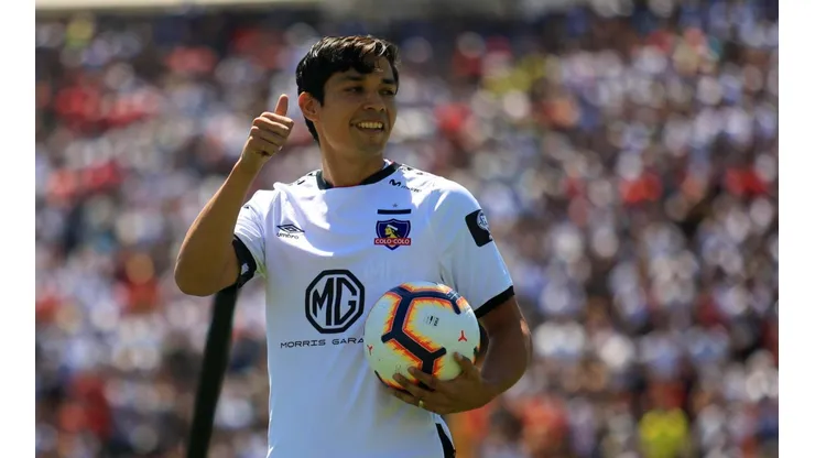 Matías fue presentado ante una multitud en el Estadio Monumental