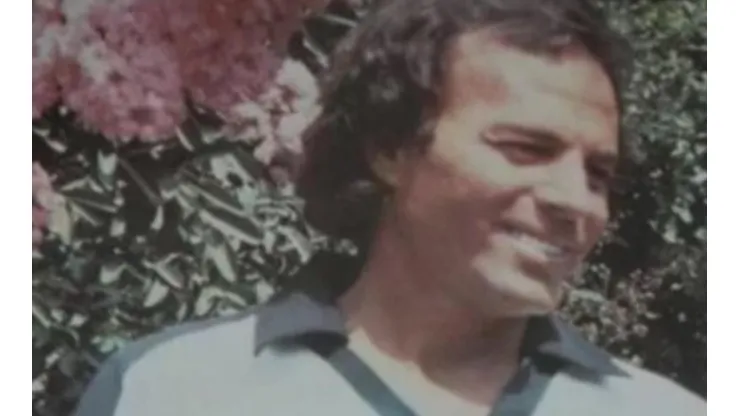 Julio Iglesias se puso la camiseta de Colo Colo
