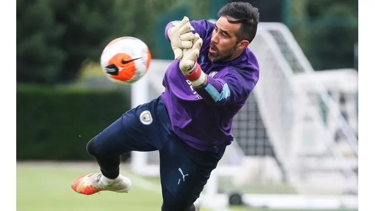 Claudio Bravo no será titular