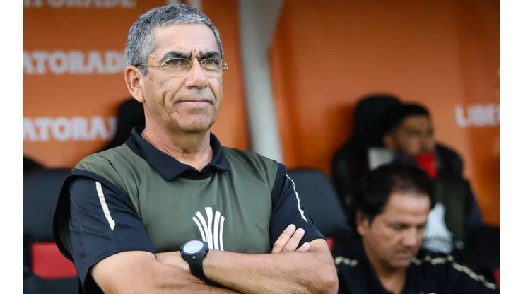 Gualberto Jara al mando de Colo Colo
