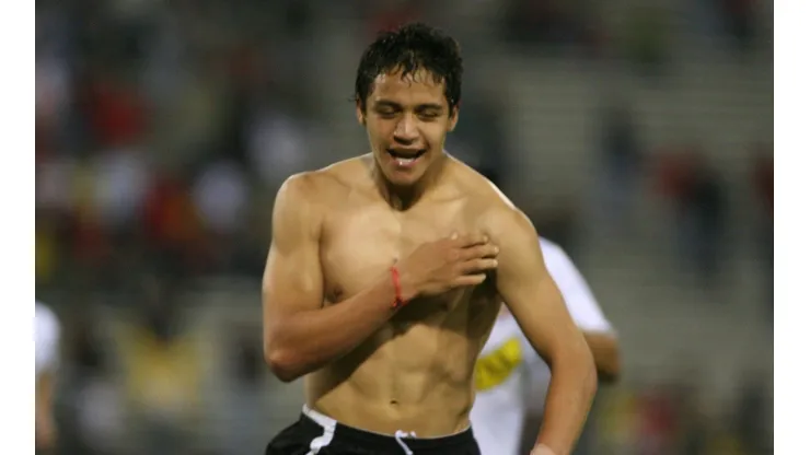 Alexis Sánchez ponía el reggeaton en Colo Colo 2006