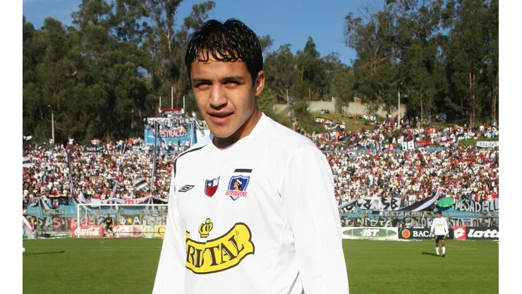 Alexis Sánchez intentó usar zapatos azules en Colo Colo