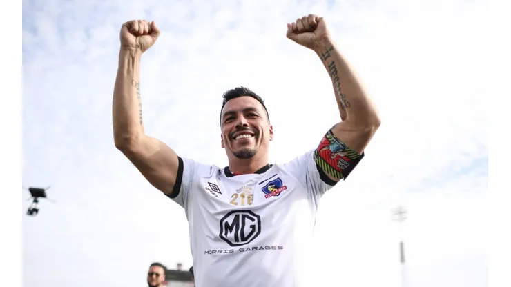 Esteban Paredes dejó en veremos la posibilidad del retiro