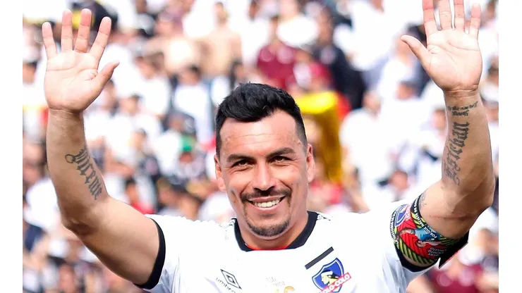 Esteban Paredes Colo Colo