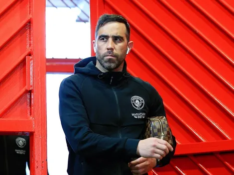 Bravo renueva con el City hasta agosto y avisa: "El futuro laboral es lo que menos me preocupa"