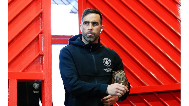Claudio Bravo anuncia renovación con el Manchester City hasta fin de temporada