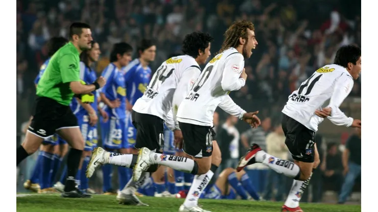 Los jugadores albos festejaron el título 24 del Cacique ante su eterno rival