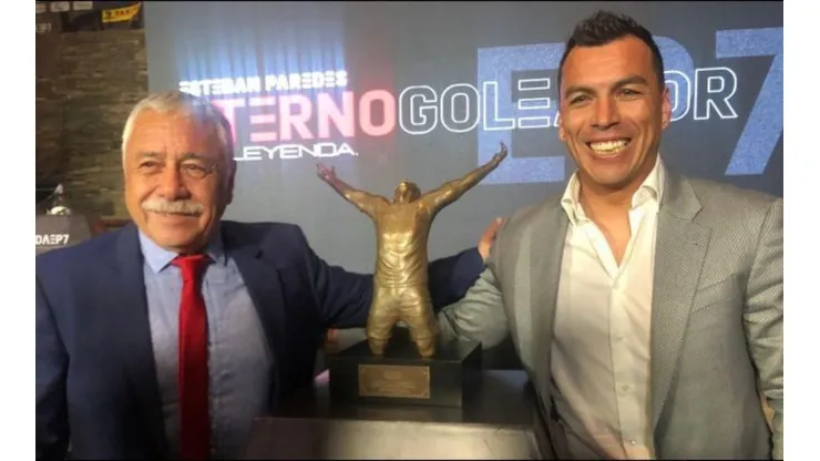 El Rey del Metro Cuadrado junto a Esteban en uno de los homenajes al 7 albo.