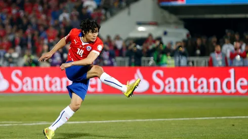 El perfecto disparo de Matías Fernández.