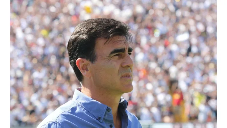 Gustavo Quinteros es uno de los entrenadores que interesa en Colo Colo