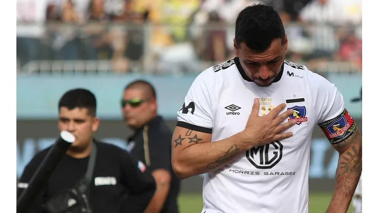 Esteban Paredes puede retirarse en otro club
