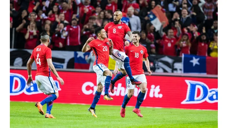 Fabián Estay pone a Arturo Vidal sobre Charles Aránguiz
