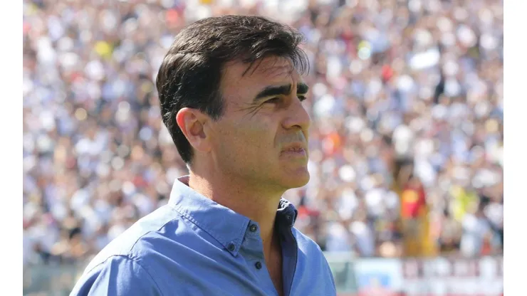 Gustavo Quinteros descarta en Colo Colo para este 2020