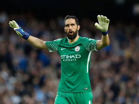 Claudio Bravo se mosquea con persona que lo critica en redes sociales