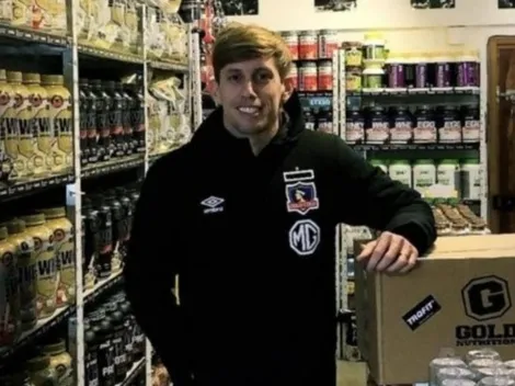 Iván Rossi sale a comprar con el buzo completo de Colo Colo