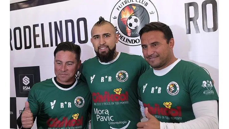 Mario Cáceres le prestó ropa al King ante sus críticos