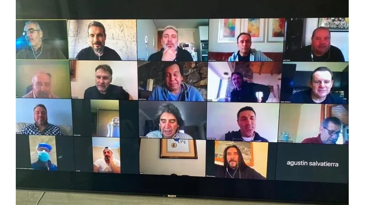 Los jugadores de Colo Colo 91 se reunieron en una emotiva reunión