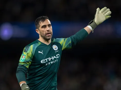 Prensa inglesa asegura que Pep Guardiola no cuenta con Claudio Bravo