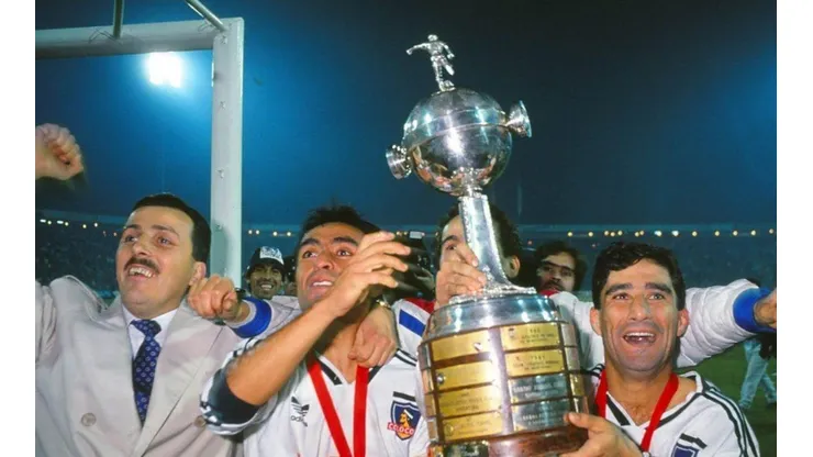 Los colocolinos podemos ver y tocar la Copa Libertadores
