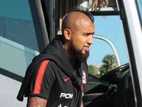Amigos de Arturo Vidal le prestan el ropero completo ante las críticas