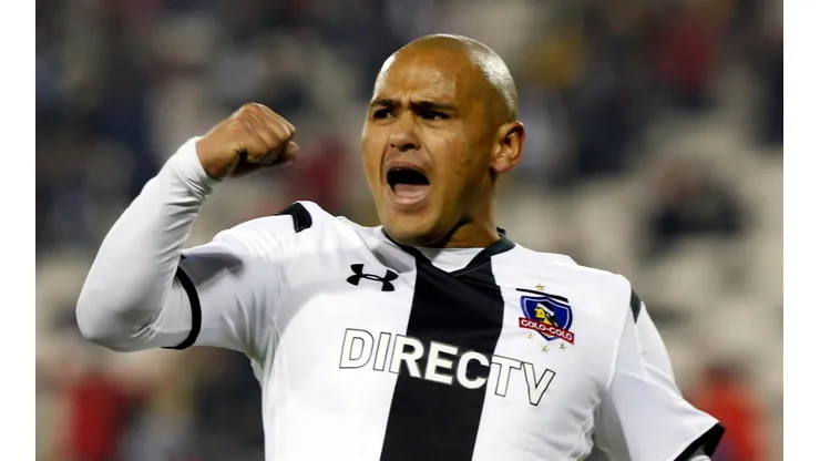 Humberto Suazo en el Colo Colo 2015, su último paso en la Primera División del fútbol chileno.