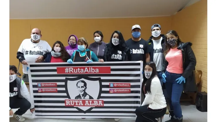 Hinchas albos se han dedicado a recolectar alimentos para ir en ayuda de la gente en situación de calle