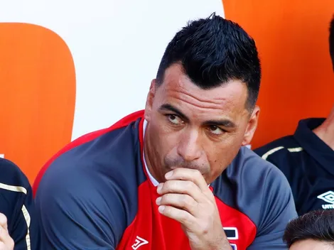 Aseguran que los más jóvenes de Colo Colo están contra Paredes