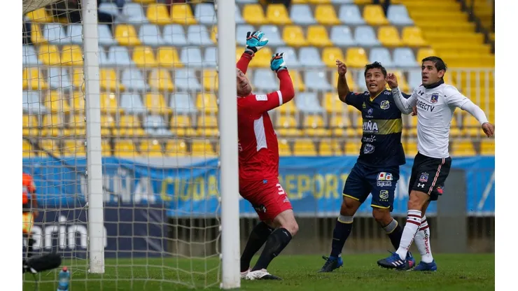 Lobos fue formado en Colo Colo.