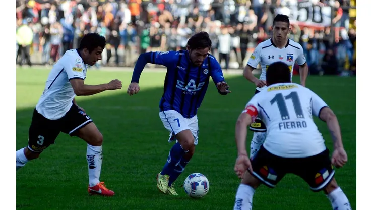 Arrué enfrentando a Colo Colo