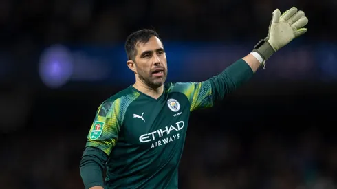 Claudio Bravo fue destacado por el Manchester City