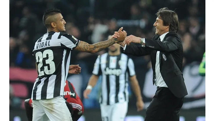 Vidal celebrando junto a Conte
