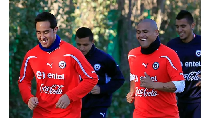 Claudio Bravo saludó a Humberto Suazo en su cumpleaños