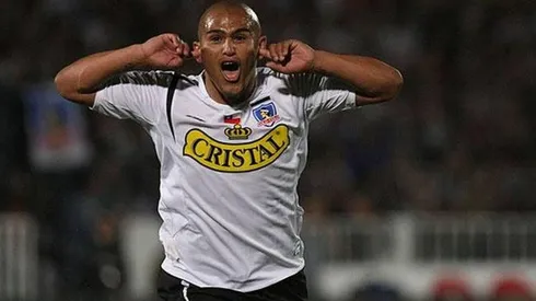 Chupete Suazo, un delantero de clase internacional.
