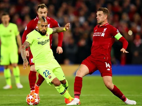 Leyenda del Liverpool incluye a Arturo Vidal en novedoso once