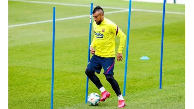 Arturo Vidal volvió a los entrenamientos en Barcelona