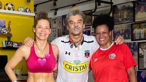 Valderrama posa con la camiseta del Cacique