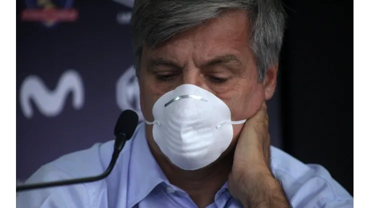 Harold Mayne-Nicholls y el tema salarios en Colo Colo