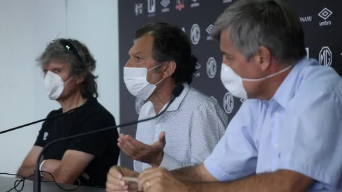 Blanco y Negro suspenderá la relación laboral con los futbolistas