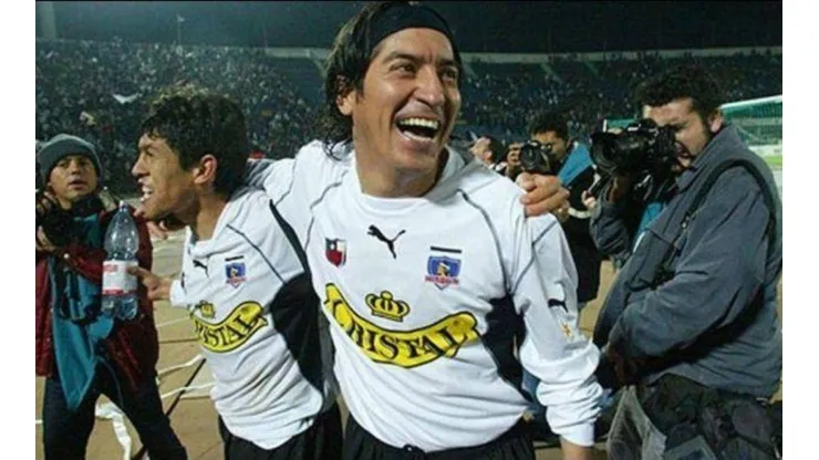 Zamorano celebrando con Colo Colo