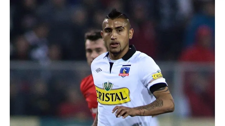 Arturo Vidal con la camiseta de Colo Colo