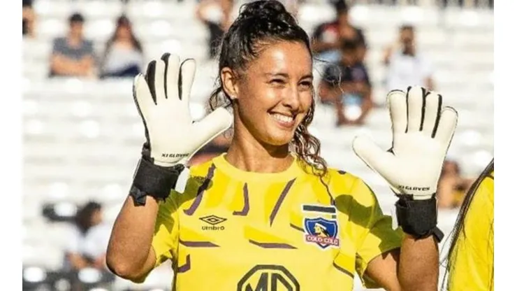 Romina Parraguirre muestra su amor por Colo Colo