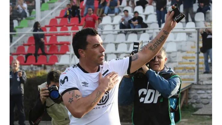 Esteban Paredes se refiere al tema sueldos en Colo Colo
