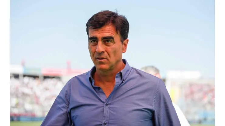 Gustavo Quinteros no descarta retornar al fútbol chileno