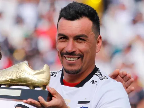 Esteban Paredes analiza postergar su retiro de Colo Colo