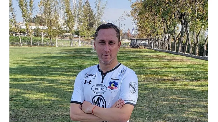 Luis Mena con el equipo de leyendas de Colo Colo