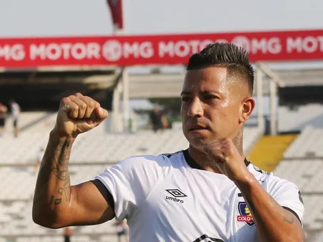 Leo Valencia muestra orgulloso a su hijo con la camiseta de Colo Colo