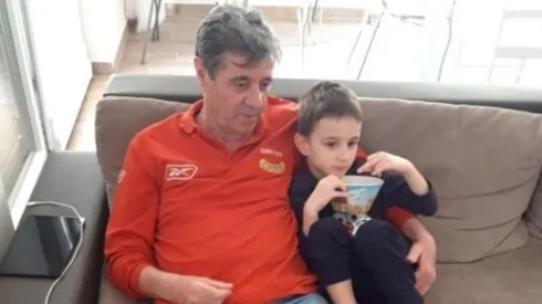 Mirko Jozic luce camiseta de Colo Colo